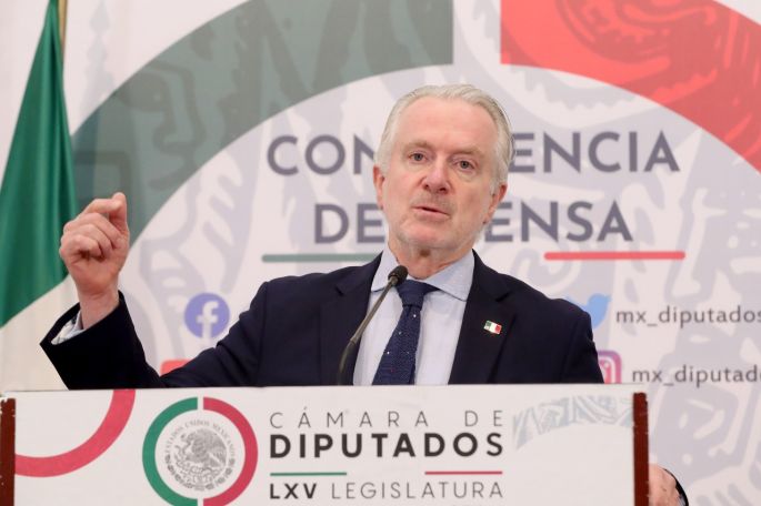 Presenta Santiago Creel Miranda las bases de la Acción de Inconstitucionalidad en contra de las reformas electorales
