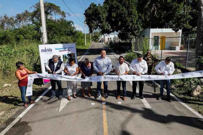 El Alcalde Renán Barrera entrega más y mejores vialidades en la comisaría de Susulá