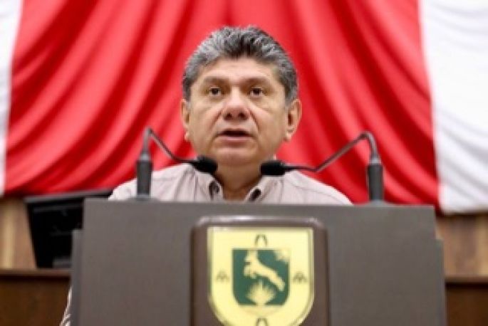 Fracción del PRI impulsa que sea ley el descuento en el transporte público