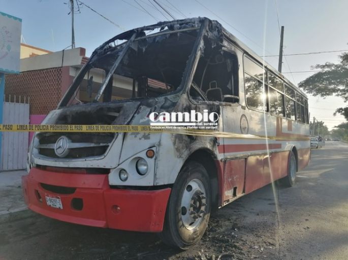 Susto mañanero a pasajeros de la ruta Circuito Colonias, arde en llamas  su transporte 