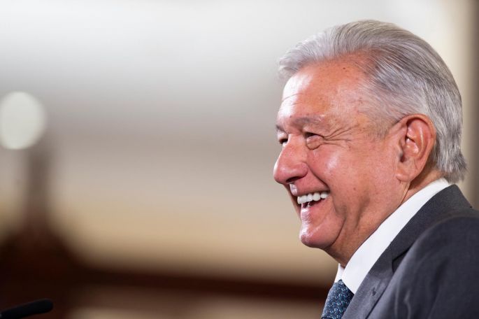 Reformas a Ley Electoral reducen privilegios de altos funcionarios del INE, afirma AMLO 