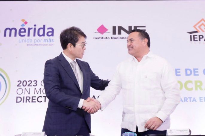 Renán Barrera fomenta la cultura de la democracia en el Municipio