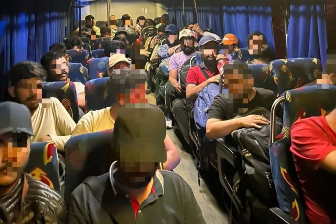 Detiene la SSP a 56 indocumentados en Seyé 