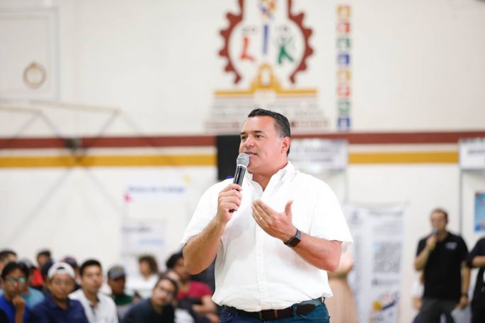 Renán Barrera firma convenio con el Tecnológico de Mérida para beneficiar a la población estudiantil