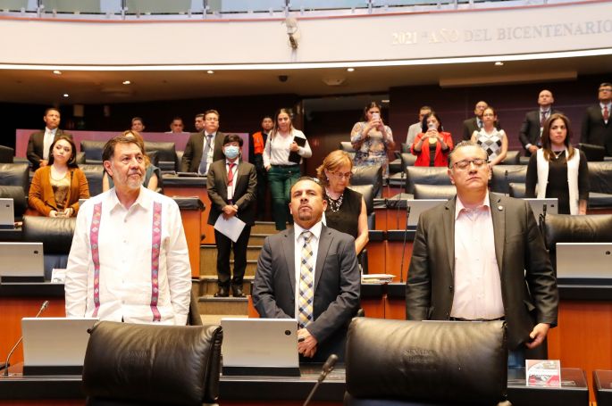 Yeidckol Polevnsky y Gerardo Fernández Noroña piden licencia como Diputados Federales  