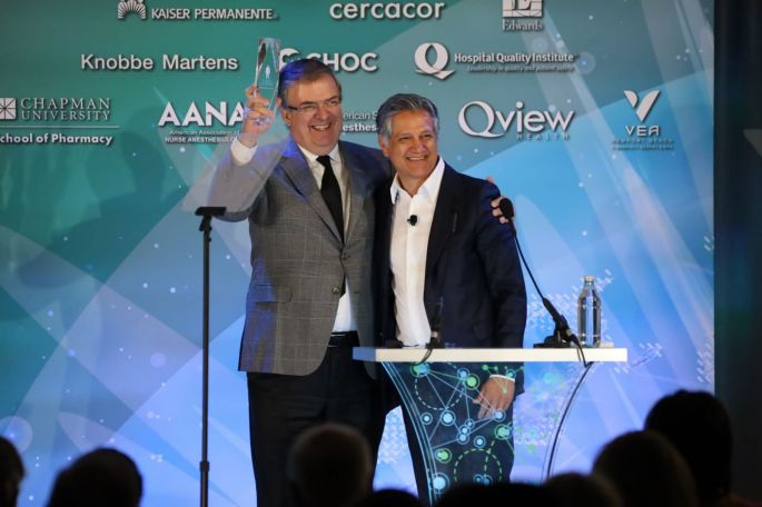 Premian a Marcelo Ebrard en Estados Unidos por gestión de vacunas contra el COVID-19