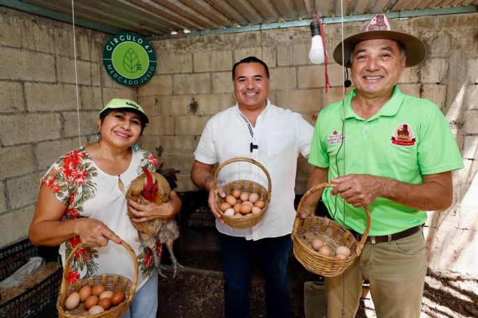 El Ayuntamiento de Mérida firma un acuerdo de colaboración con la CANACO SERVYTUR en beneficio de las MIPYMES y emprendimientos locales.