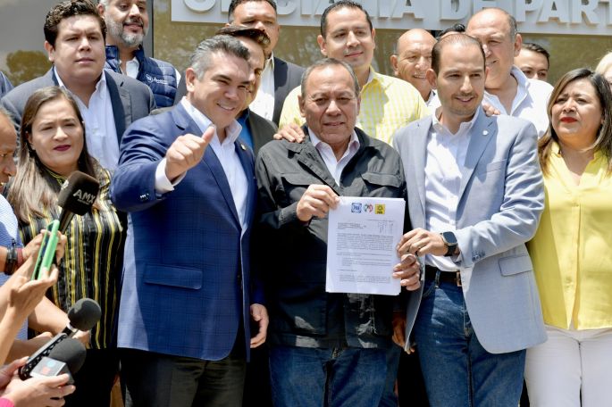 Se registra el Frente Amplío por México ante el INE 