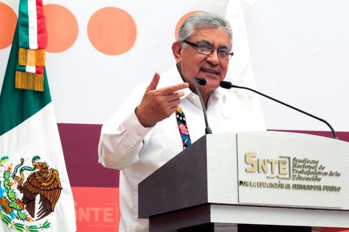 Exige el SNTE a 8 gobernadores la entrega oportuna de Libros de Texto Gratuitos