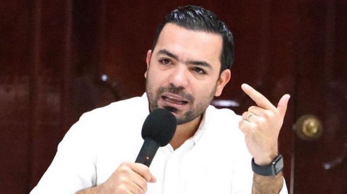 Llama Elías Lixa a detener el desastre educativo 