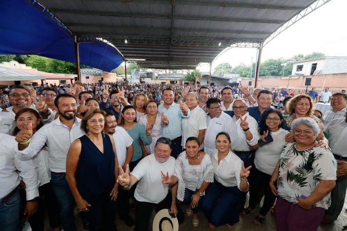 Más de 2 mil maestros y maestras respaldan a Renán Barrera
