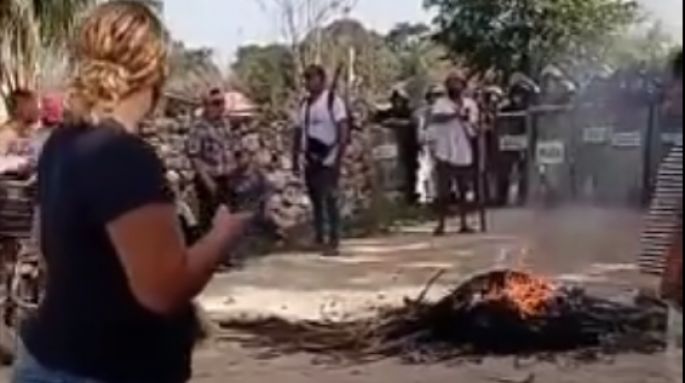 “Kamikaze Maya” hiere a tres policías tras acelerar su moto e impactarse contra un contingente