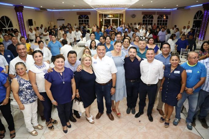 Renán Barrera y Cecilia Patrón hacen equipo por la Salud
