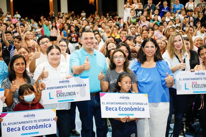 Renán Barrera garantiza un mejor futuro para las y los estudiantes