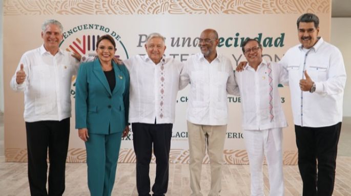 AMLO encabeza “Encuentro de Palenque, por una vecindad fraterna y con bienestar”