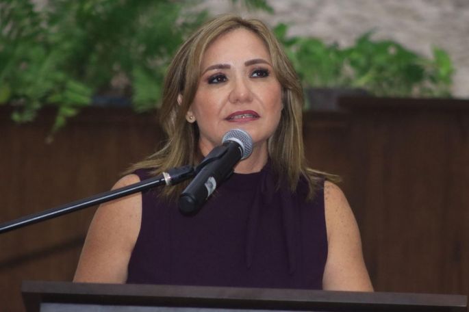 Karla Franco apoya con una pasarela de moda a niños de escasos recursos