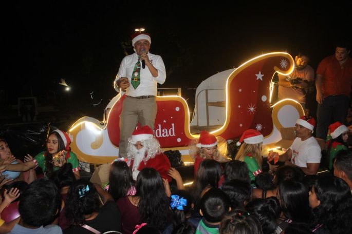 Circula en comisarías de Mérida una Caravana Familiar Navideña