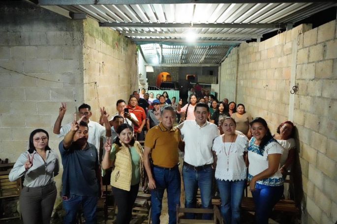 Frío y desangelado inicio de precampaña de Diego Ávila 
