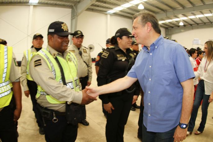 El Ayuntamiento reconoce la labor policial por mantener al Carnaval como la fiesta más segura del país