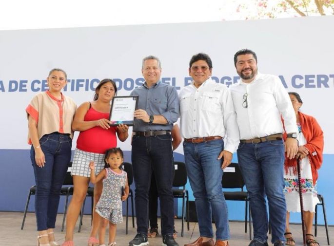 Más de 400 familias del sur de Mérida ya gozan de certeza patrimonial con el apoyo del Gobernador Mauricio Vila Dosal