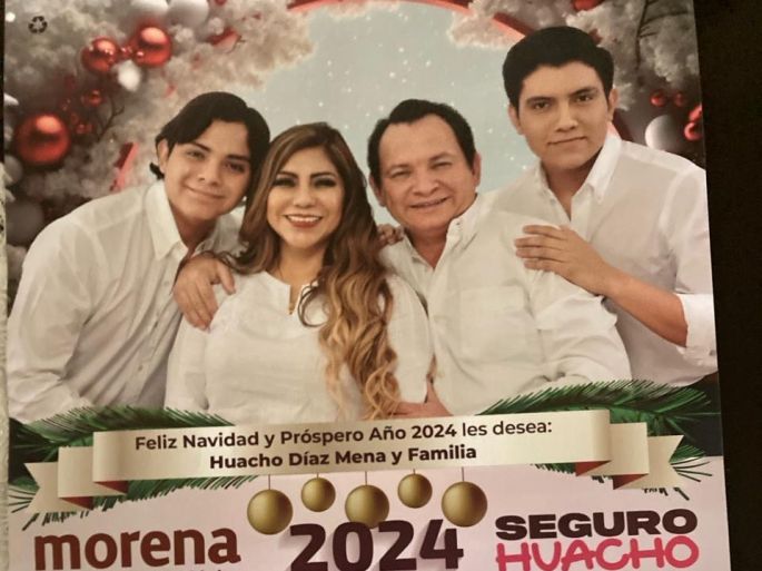 Servidores de la Nación reparten calendarios navideños de Huacho Díaz Mena
