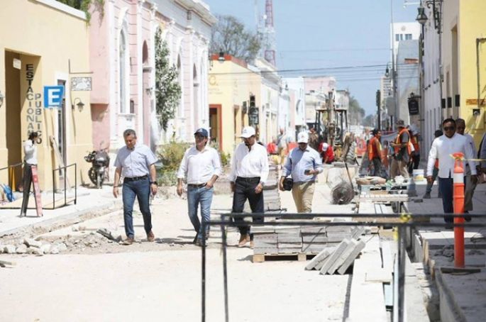 Supervisa el Gobernador Mauricio Vila Dosal los trabajos de construcción del Corredor Turístico y Gastronómico