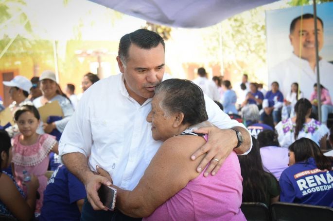 Establece Renán Barrera compromisos en favor de las mujeres yucatecas