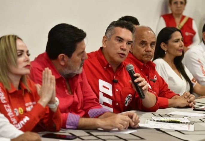Advierte Alejandro Moreno que el PRI no permitirá que se quiten las libertades ni se destruya la democracia 