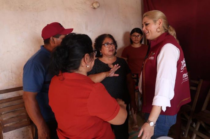 Verónica Camino, se reúne con la estructura de los municipios de Cuncunul, Tekom y Chikindzonot