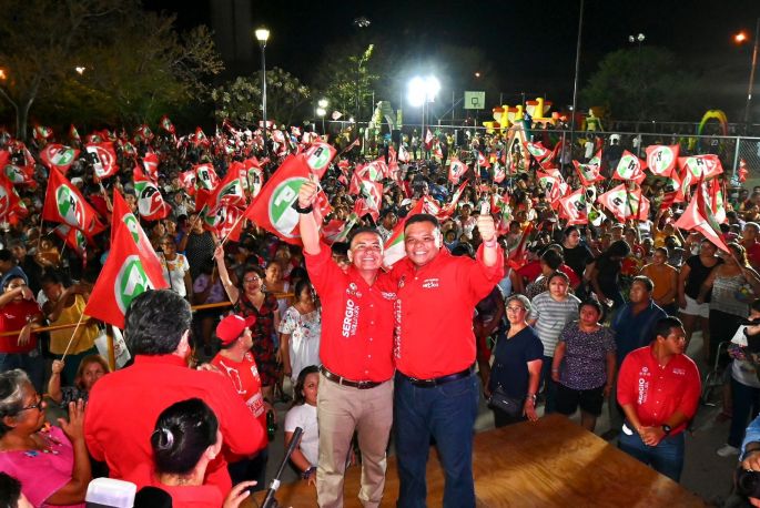 Más de 6 mil vecinas y vecinos del sur y poniente de Mérida acuden a encuentro con Sergio Vadillo