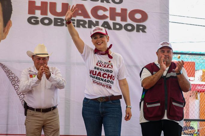 Verónica Camino y Huacho Díaz juntos en gira de trabajo por el oriente del Estado 