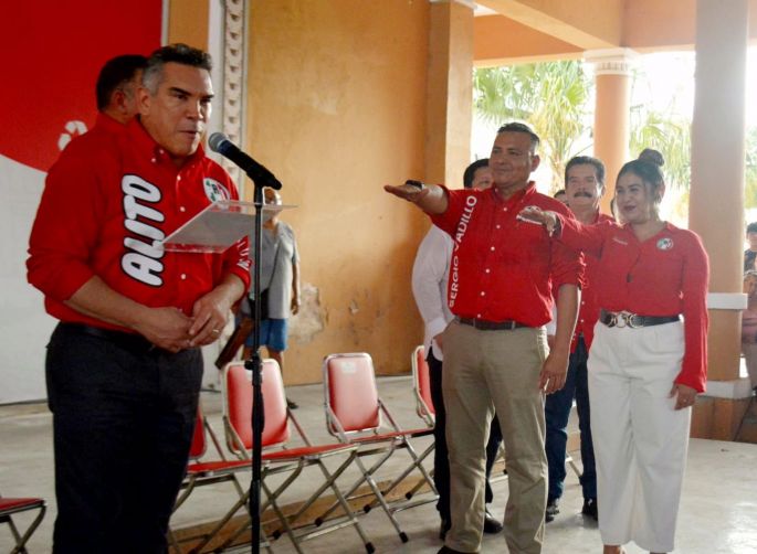 La fuerza del priismo yucateco se reúne con Alejandro Moreno Cárdenas en la toma de protesta del CDM en Mérida