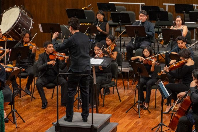 Orquesta Orquesta Sinfónica de la UNAY presenta El Color de las Cuerdas en el Palacio de la Música