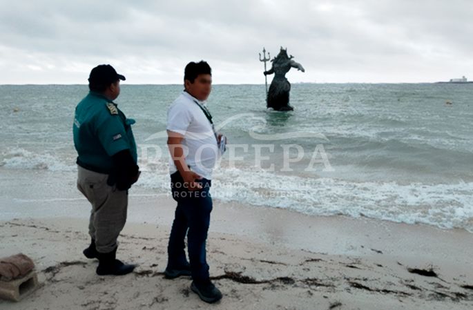 Clausuran estatua de Poseidón en Progreso 