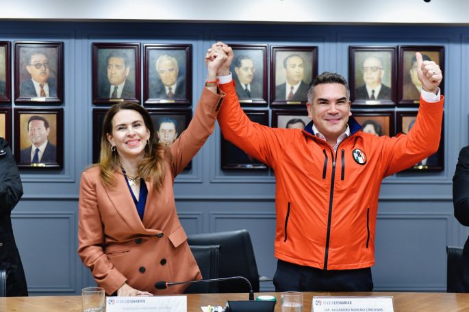 Alejandro Moreno Cárdenas y Carolina Viggiano solicitan licencia para reelegirse en el PRI