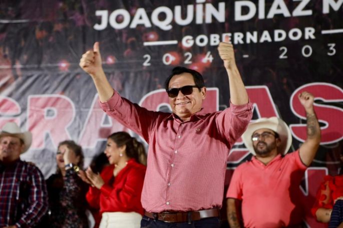 Llama Huacho Díaz Mena a prepararse ante la llegada del huracán “Beryl”