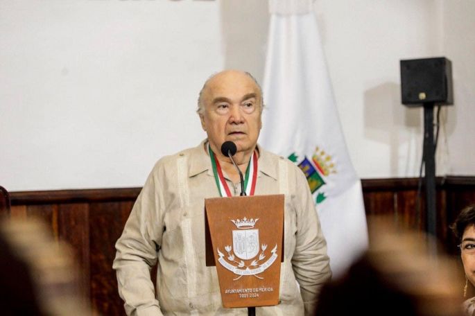 El Alcalde Alejandro Ruz otorga la medalla Héctor Herrera “Cholo” 2024, al maestro Tomás Ceballos Campos