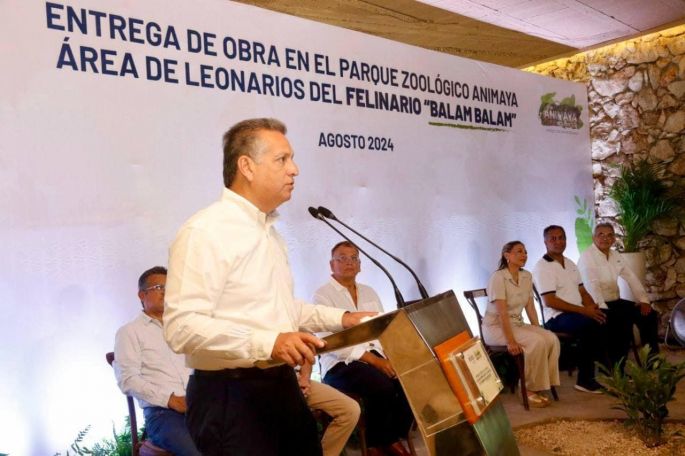El Alcalde Alejandro Ruz Castro entregó el área de leones del felinario 