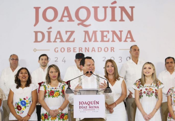 Presenta Huacho Díaz Mena la segunda parte de su Gabinete ampliado