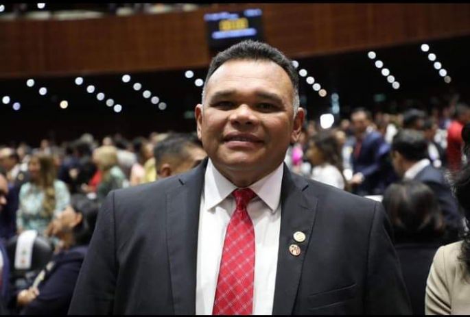 Rolando Zapata es nombrado presidente de la Comisión de Marina en el Senado