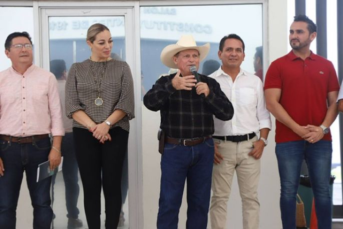Realizan convivio para las y los trabajadores del Congreso del Estado