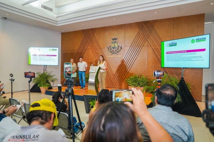 Con el crédito “De Mujer a Mujer”, el Ayuntamiento cree en las meridanas: Cecilia Patrón.