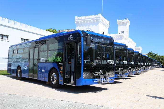 Presentan 58 nuevas unidades que próximamente brindarán servicio como parte del Sistema de Transporte “Va y Ven"