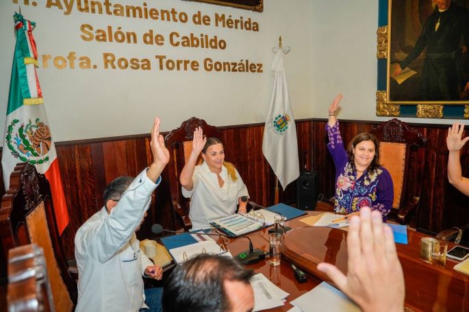 El Cabildo cumple compromiso con los meridanos al asignar más recursos para la atención urgente de los servicios y las calles: Cecilia Patrón.
