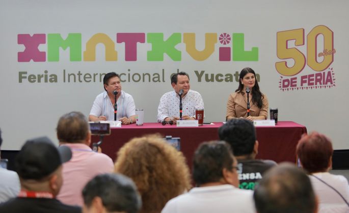 Obsequian en su 50 Aniversario fuerte impulso a la Feria Yucatán