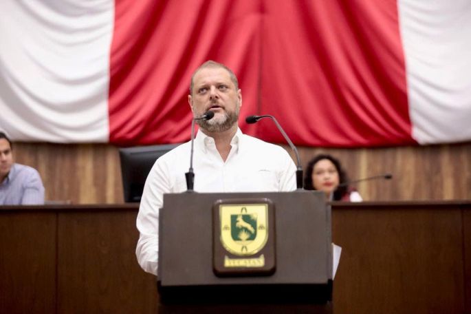 Harry Gerardo Rodríguez Botello, un diputado vitalicio que es maceta de adorno en Yucatán 