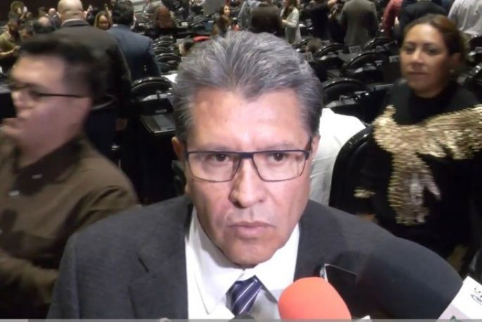 Aprueban por unanimidad la “Ley Silla”; obliga a patrones a proveer asientos o sillas con respaldo a las personas trabajadoras