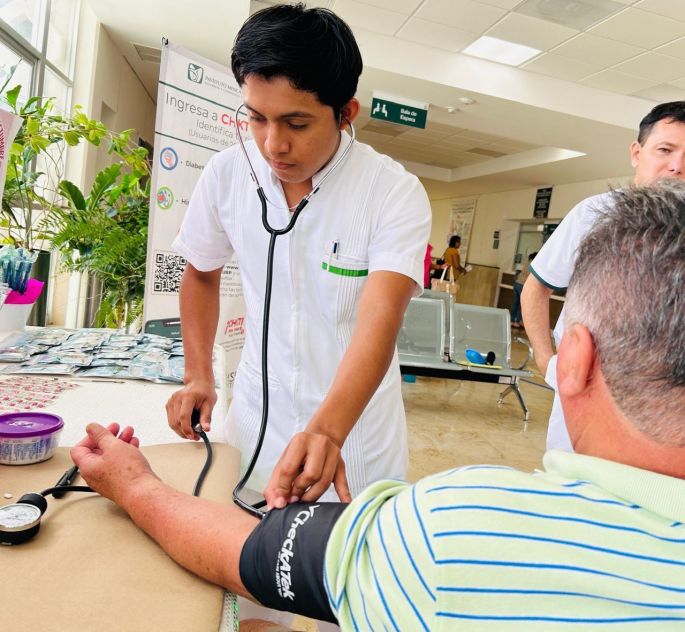 Actualiza IMSS Yucatán información ante llegada del huracán Milton