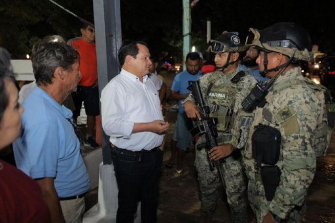 Exhorta el Gobernador a la población a mantenerse bajo resguardo ante el paso del Huracán Milton