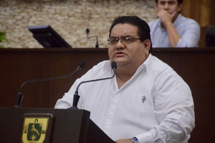 PT a favor del pueblo soberano; Francisco Rosas vota en pro a cambios de la Carta Magna